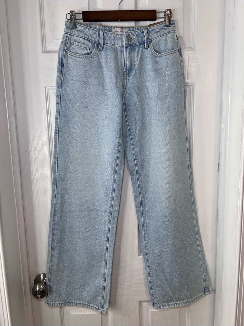 Pacsun Low Rise Girlfriend Jeans Size 24 NWT.